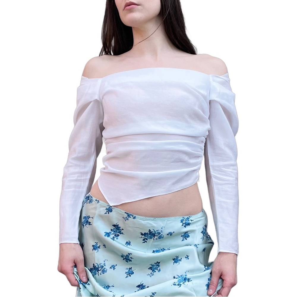 TopShop by Nordstrom Draped Off Shoulder Long Sleeve Handkerchief Crop Top 6